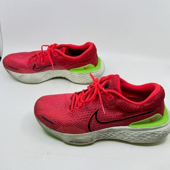 NIKE ZoomX Invincible Run Flykite 2 Siren Red Green Strike Running Shoes - Picture 4 of 11